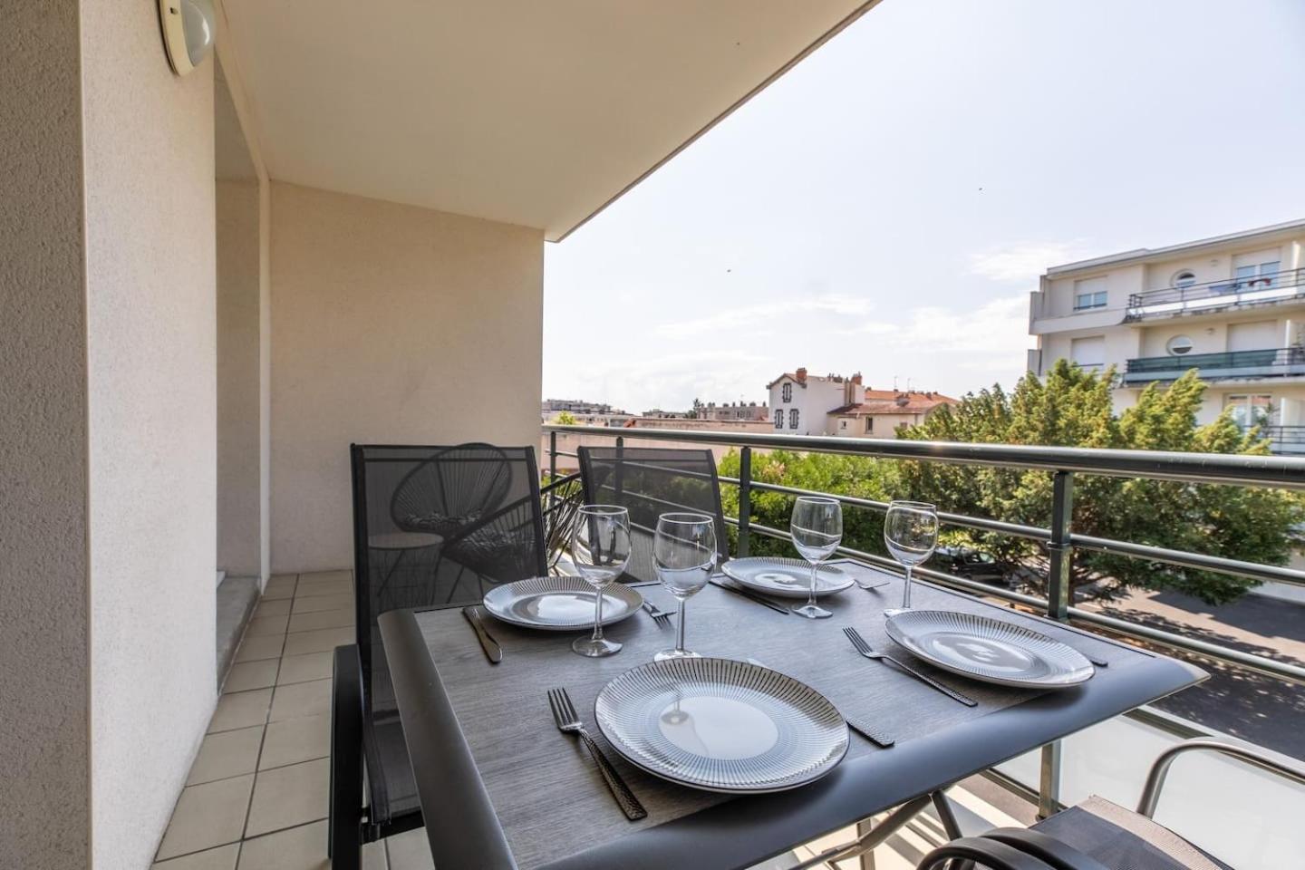 Le Clos Fleuri F3 Terrasse & Garage Clermont-Ferrand Exterior foto